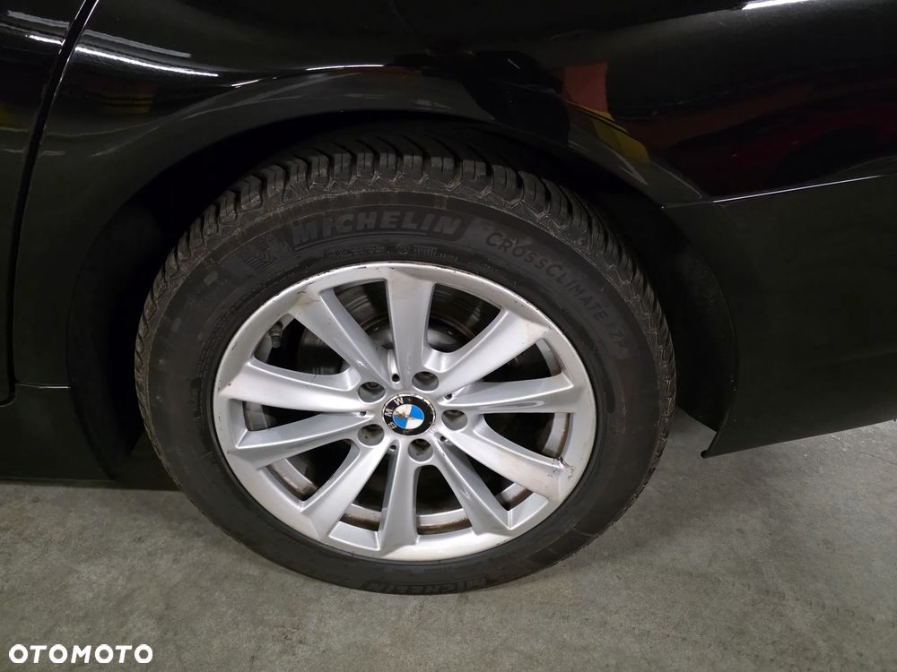 BMW Seria 5 520d xDrive - 5