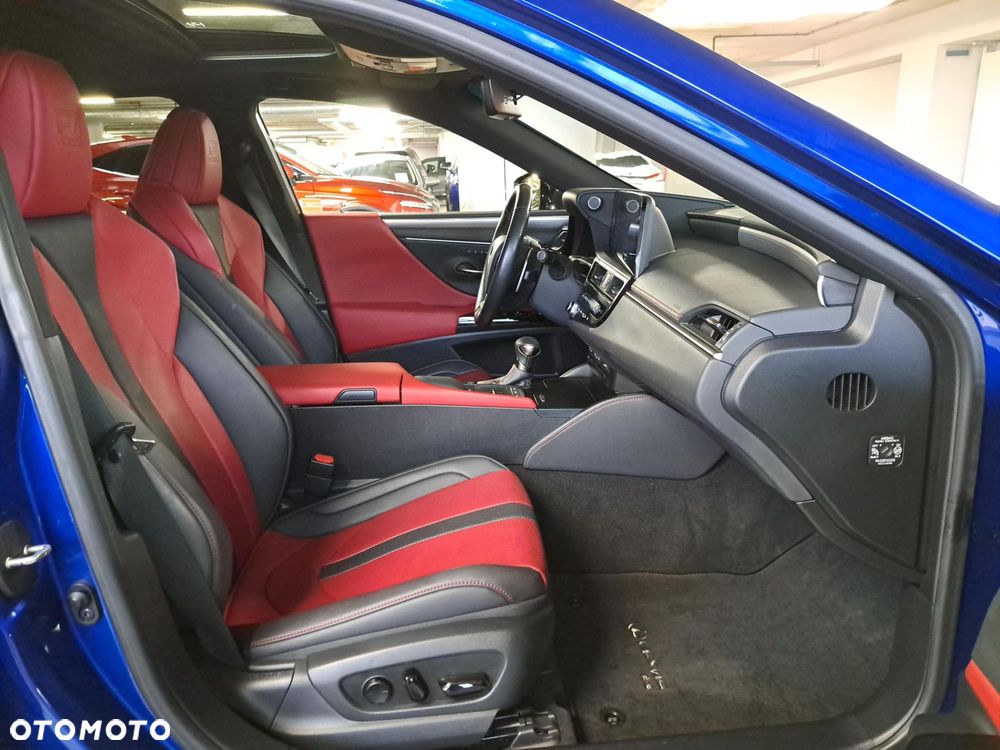 Lexus ES 300h F Sport Edition - 15