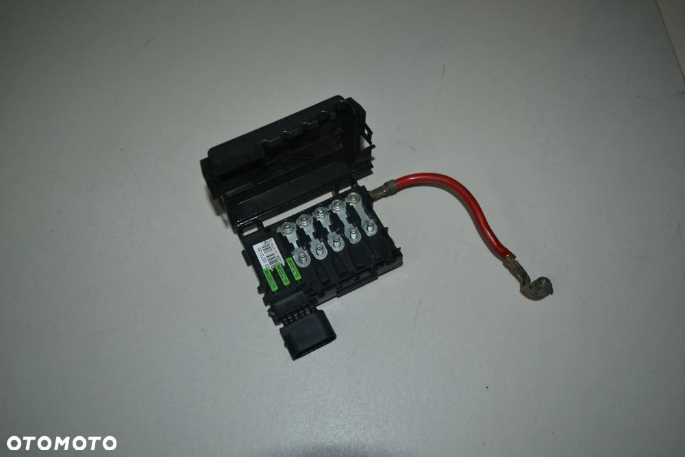 VW GOLF IV BORA LEON OCTAVIA A3 SKRZYNKA BEZPIECZNIKÓW 1J0937550AB - 1