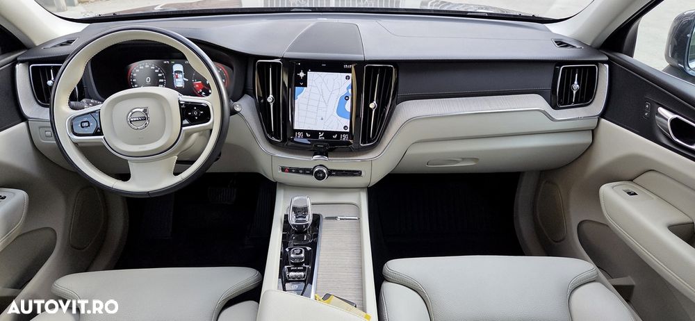Volvo XC 60 B4 MHEV AT8 AWD Inscription - 25