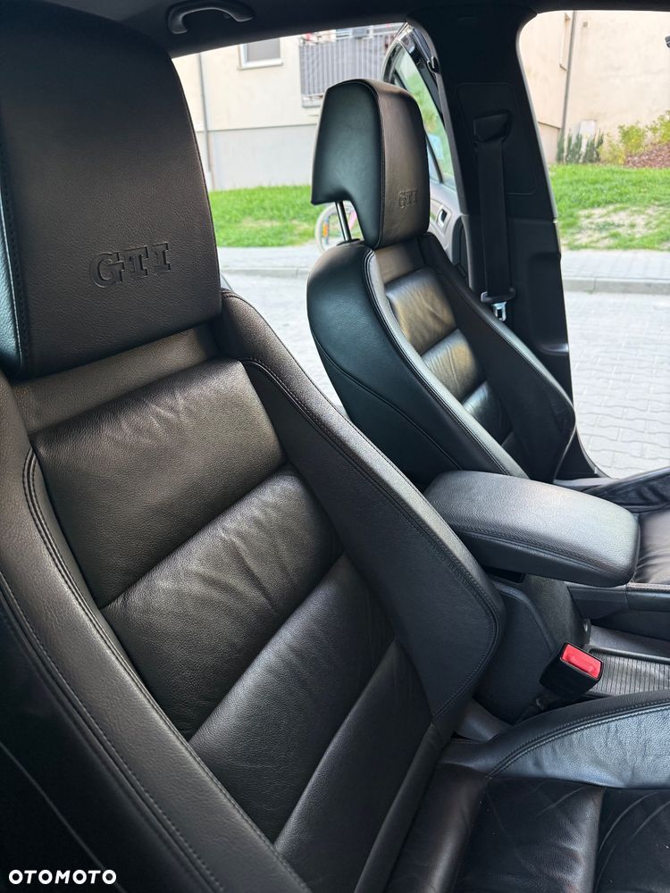 Volkswagen Golf 2.0 GTI - 22