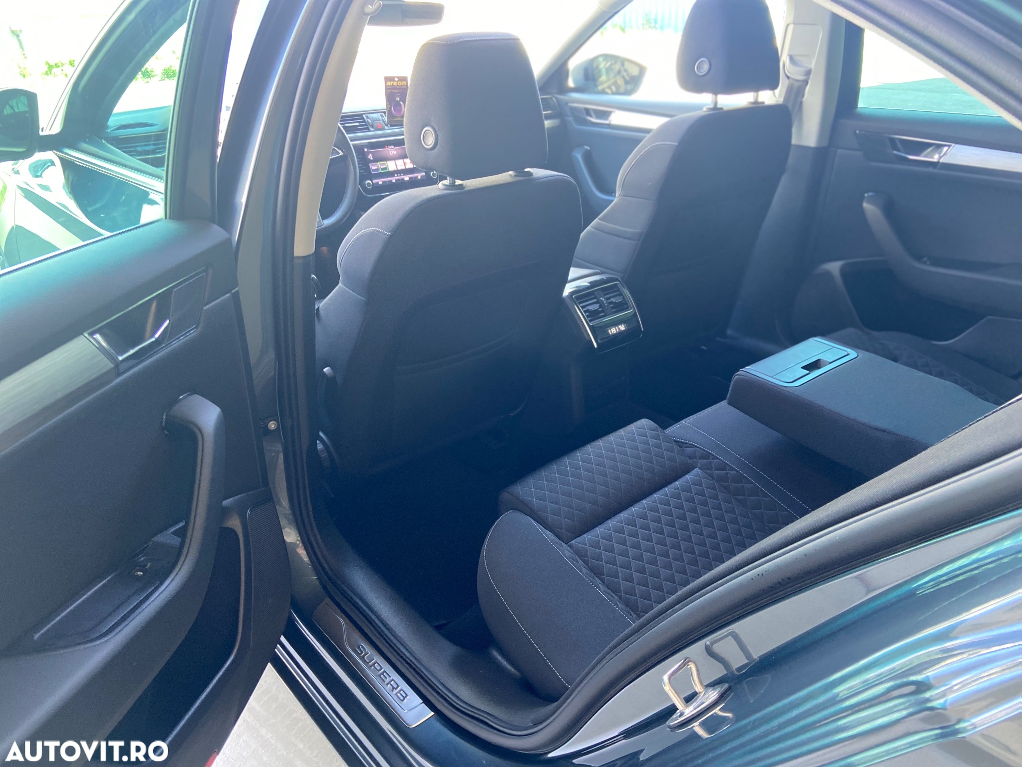 Skoda Superb 2.0 TDI DSG Premium Edition - 21