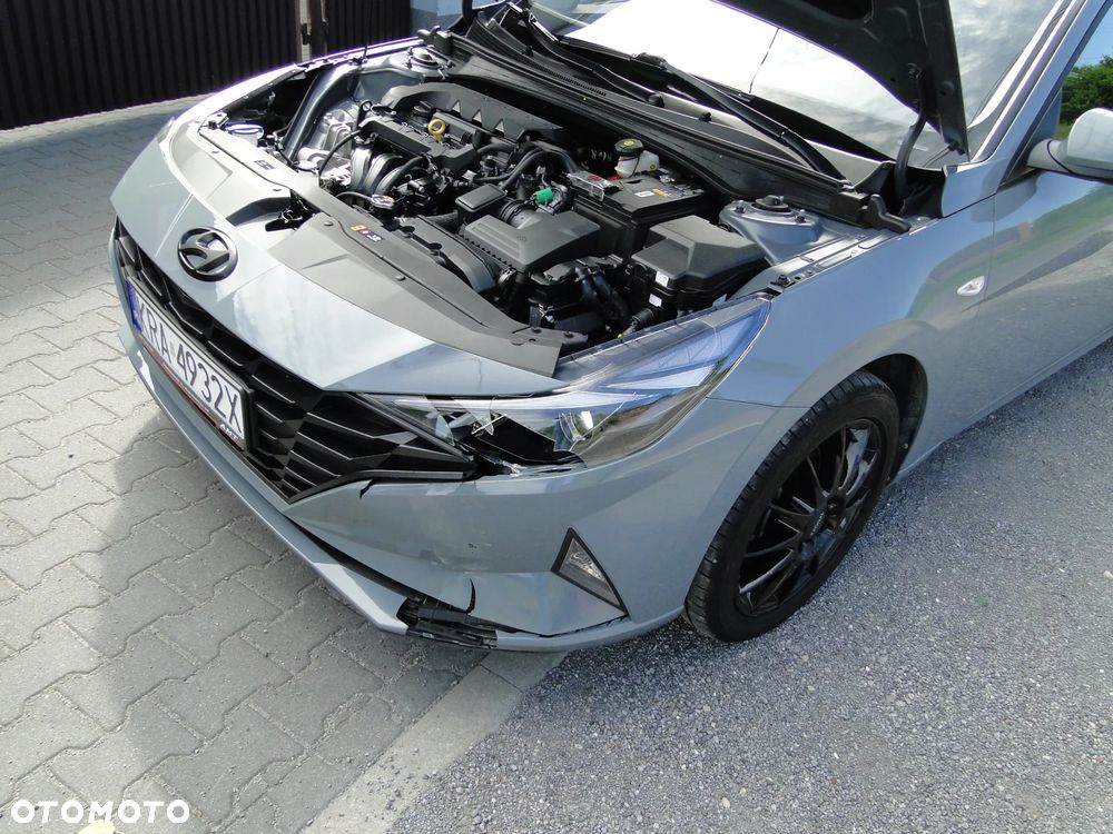 Hyundai Elantra 1.6 Smart CVT - 36