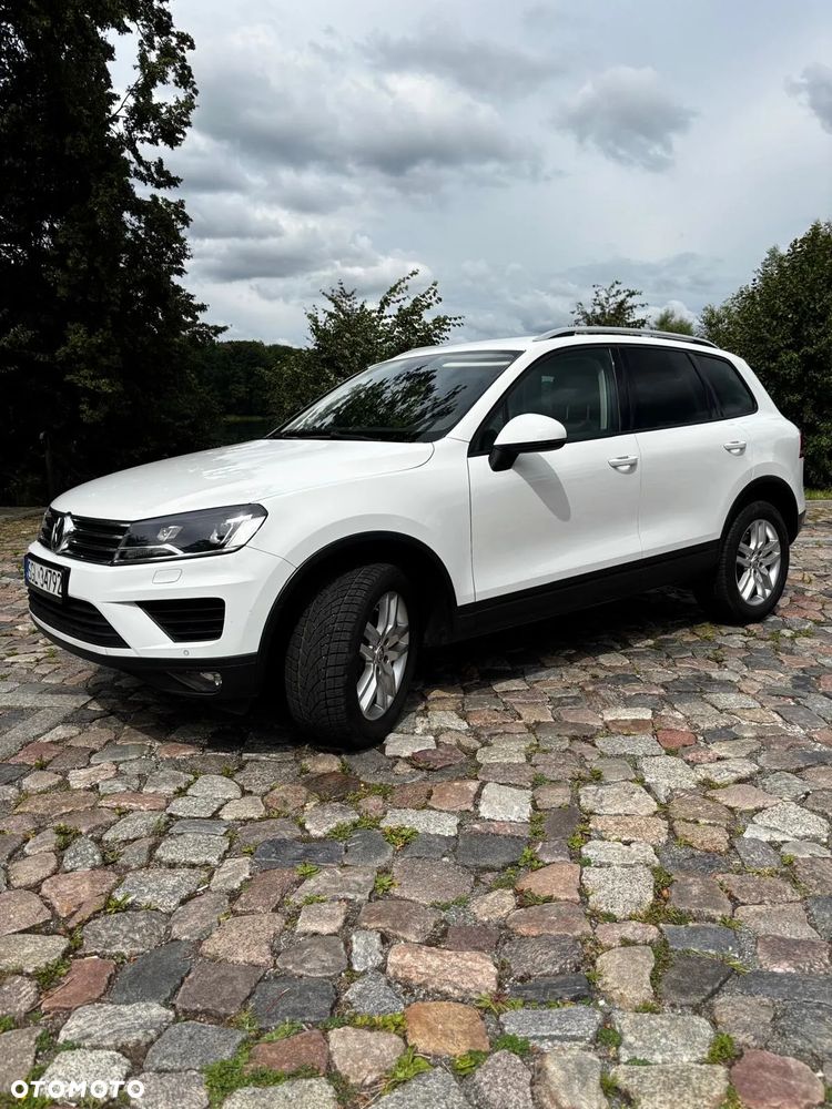 Volkswagen Touareg - 1