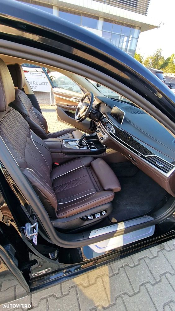 BMW Seria 7 745e - 11