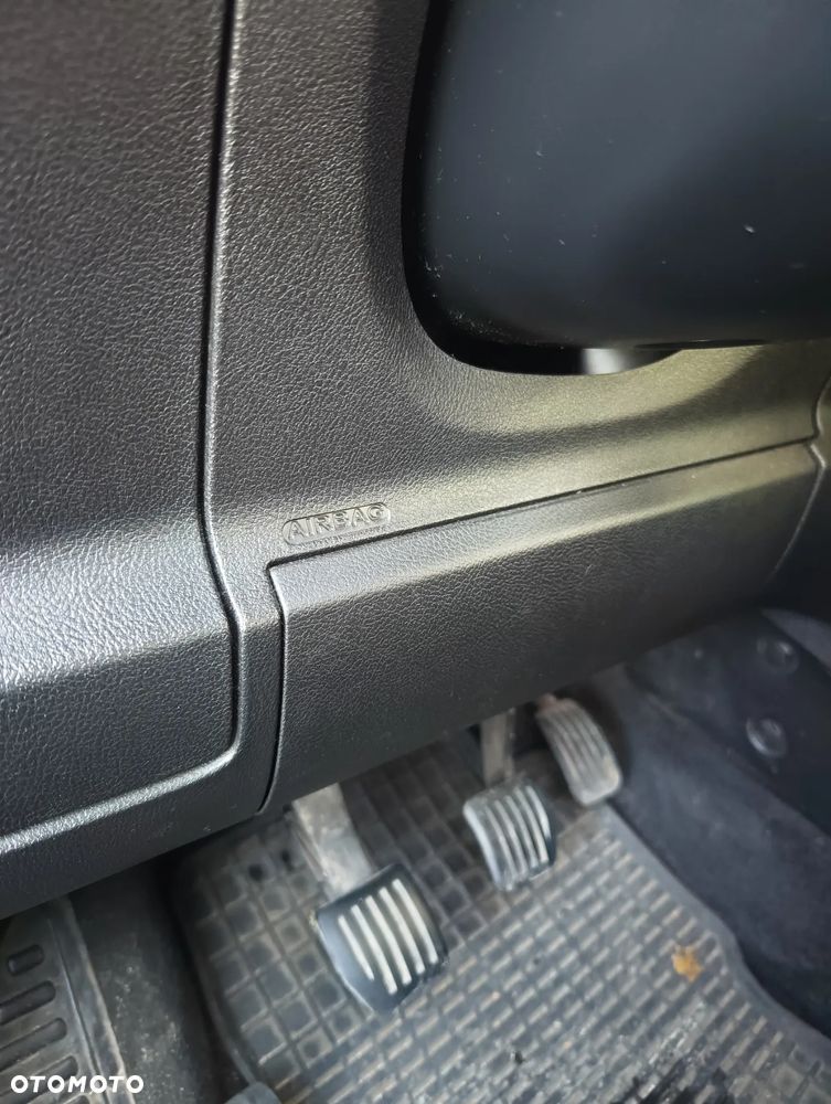 Ford Galaxy 2.2 TDCi DPF Titanium - 22