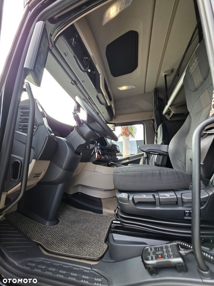 DAF XG - 8