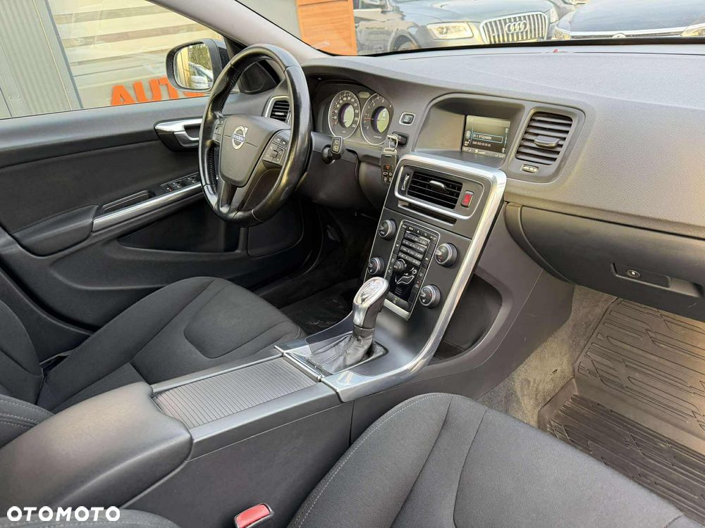 Volvo V60 D3 Geartronic Summum - 10