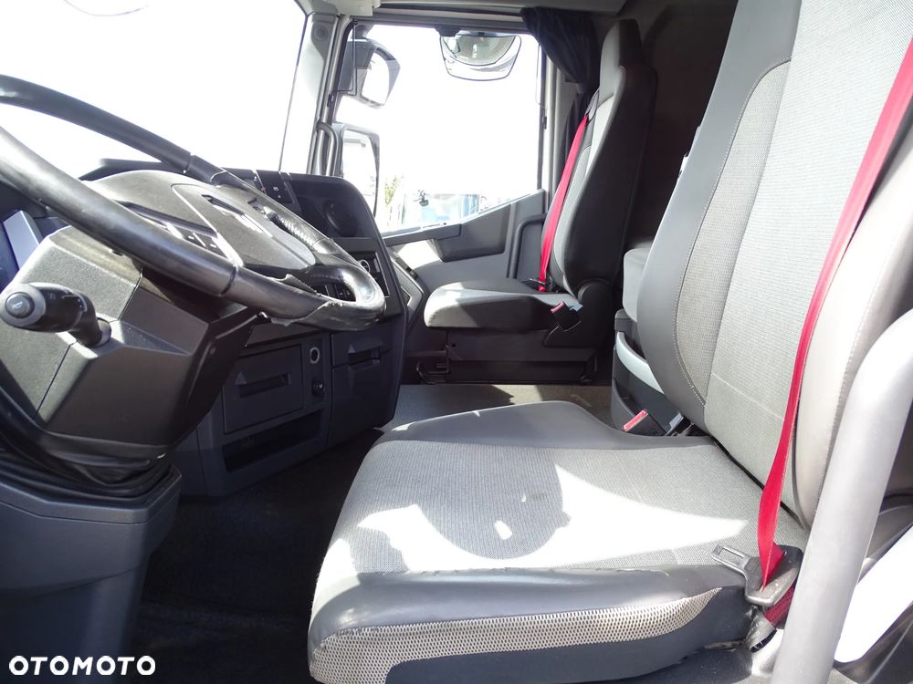 Renault T 440 - 8