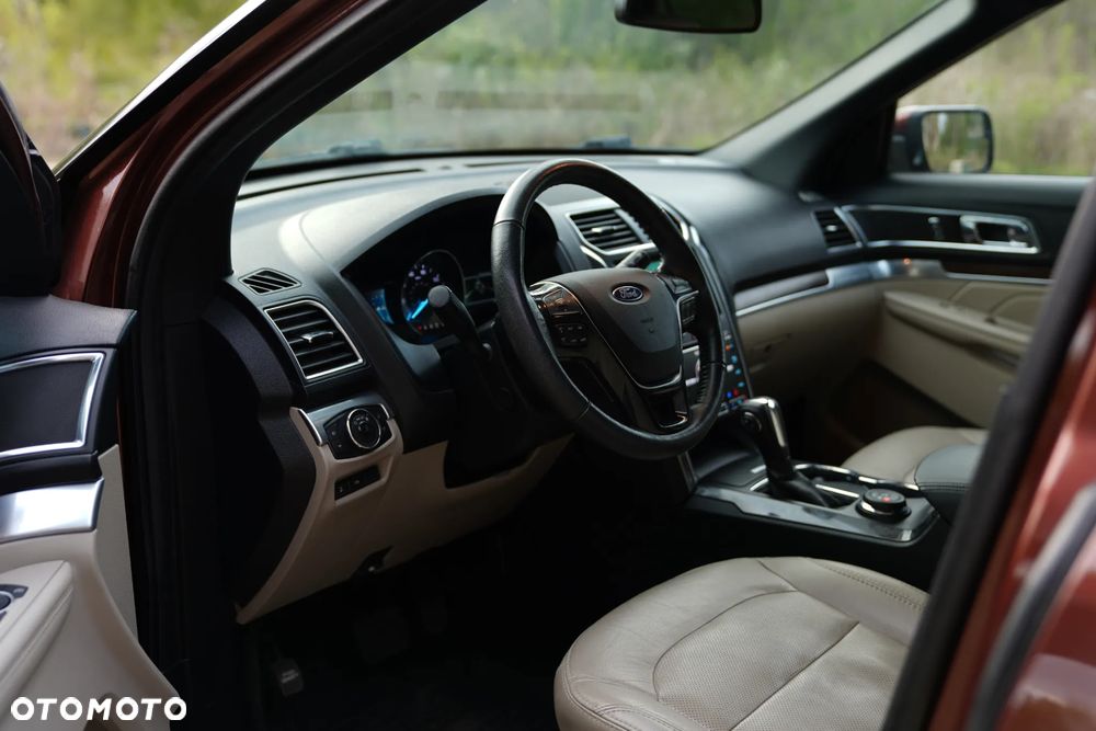 Ford Explorer - 29