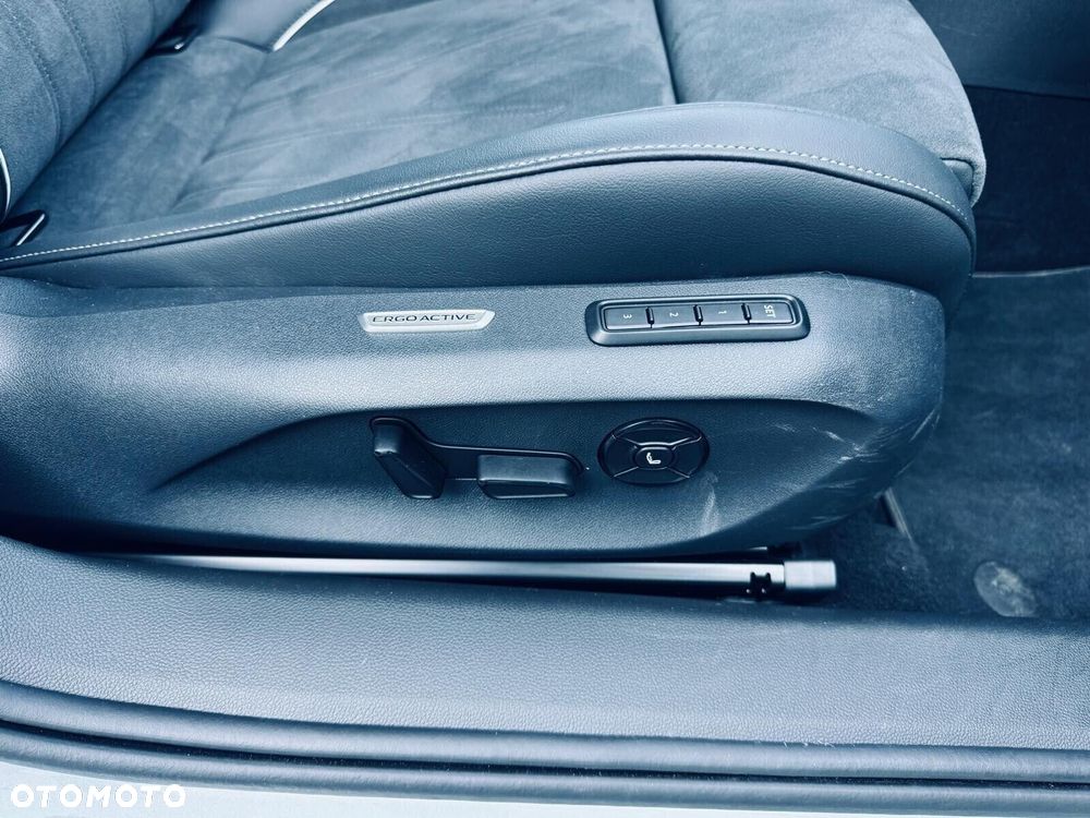Volkswagen Passat - 19