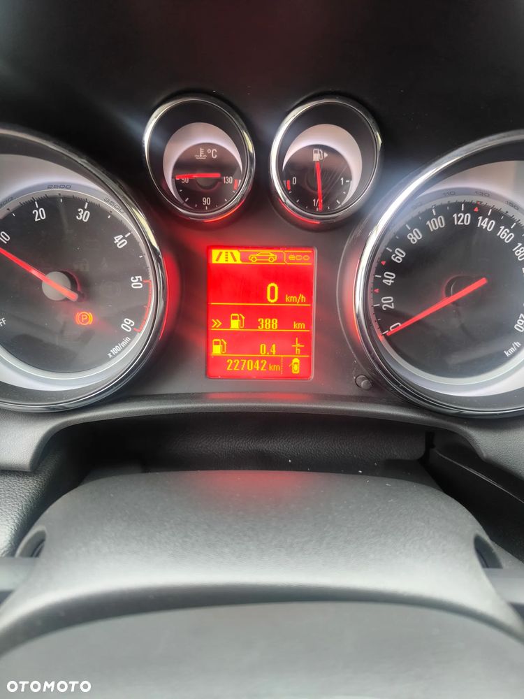Opel Astra 2.0 CDTI Exklusiv - 11