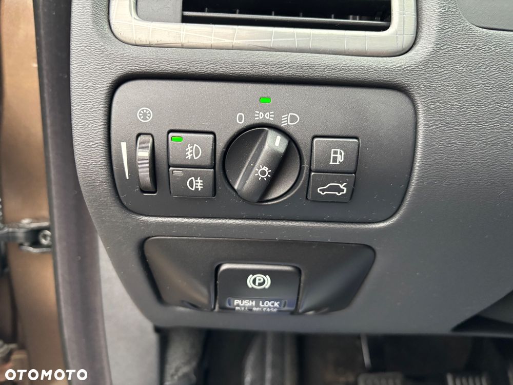 Volvo XC 70 D5 AWD Edition Pro - 27