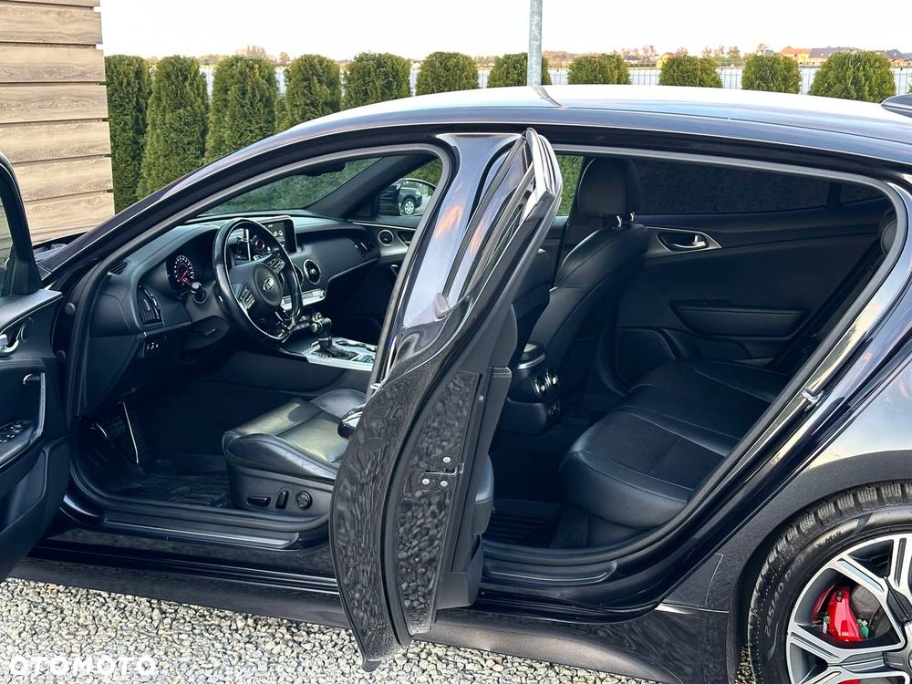 Kia Stinger - 9