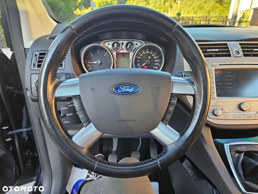 Ford Kuga 2.0 TDCi 4WD Titanium - 27