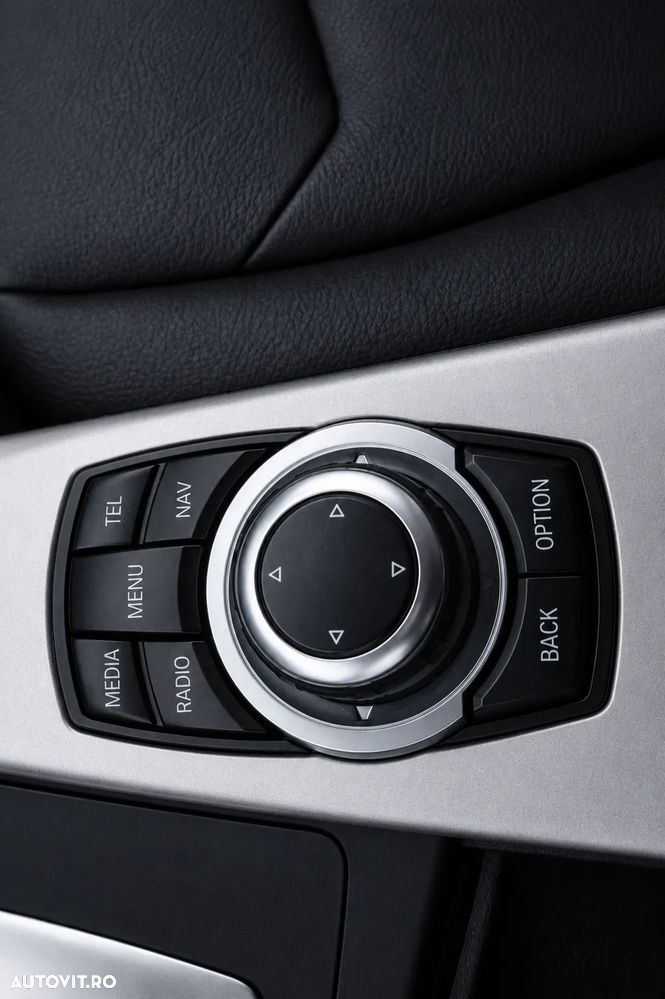 BMW Seria 3 318d Aut. - 35