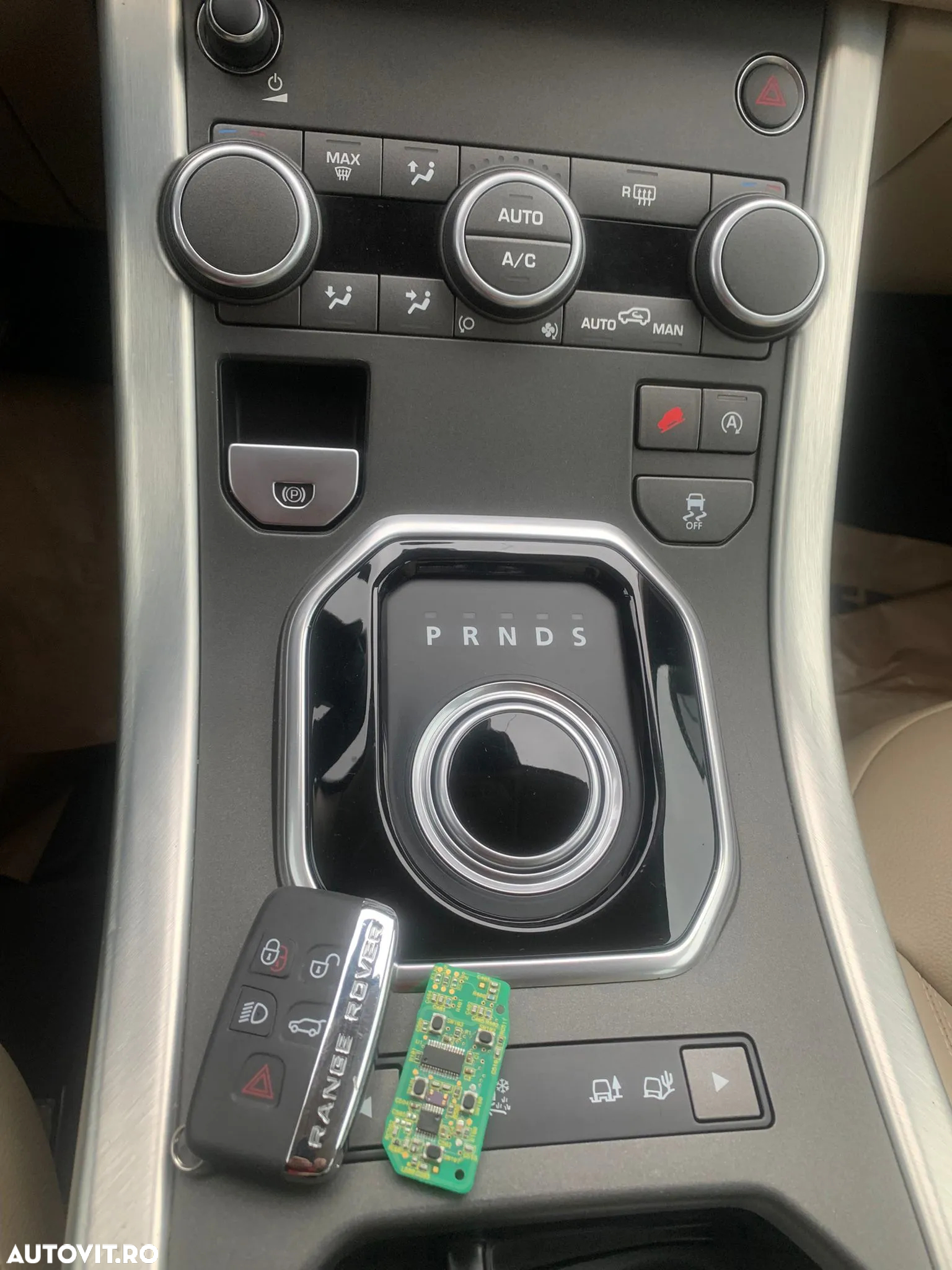 Land Rover -Range Rover Adaugare/ProgramareReparatii chei - 6