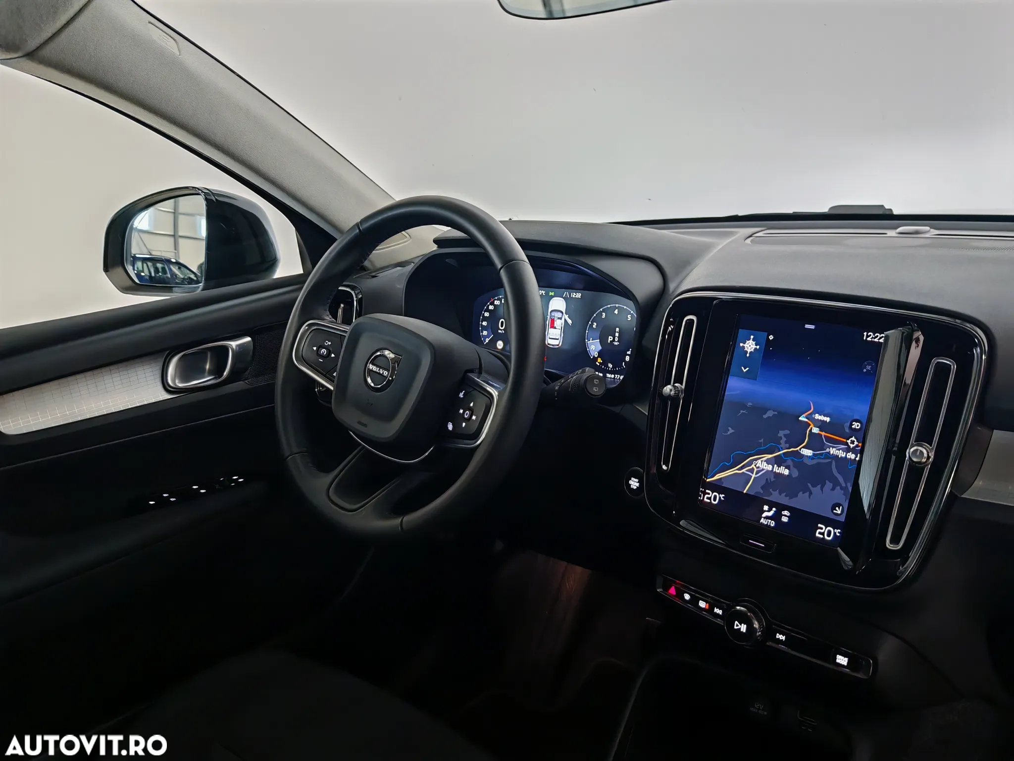 Volvo XC 40 T3 Geartronic Momentum Pro - 17