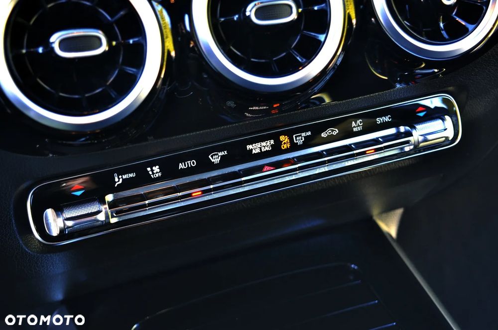 Mercedes-Benz GLA 200 d 8G-DCT Special Edition - 30