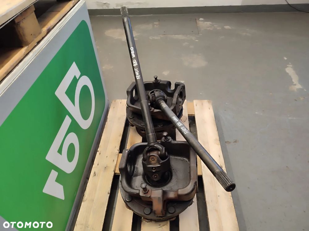 Zwolnica Zwrotnica Półoś  F718301020420  Fendt 820 Vario - 2
