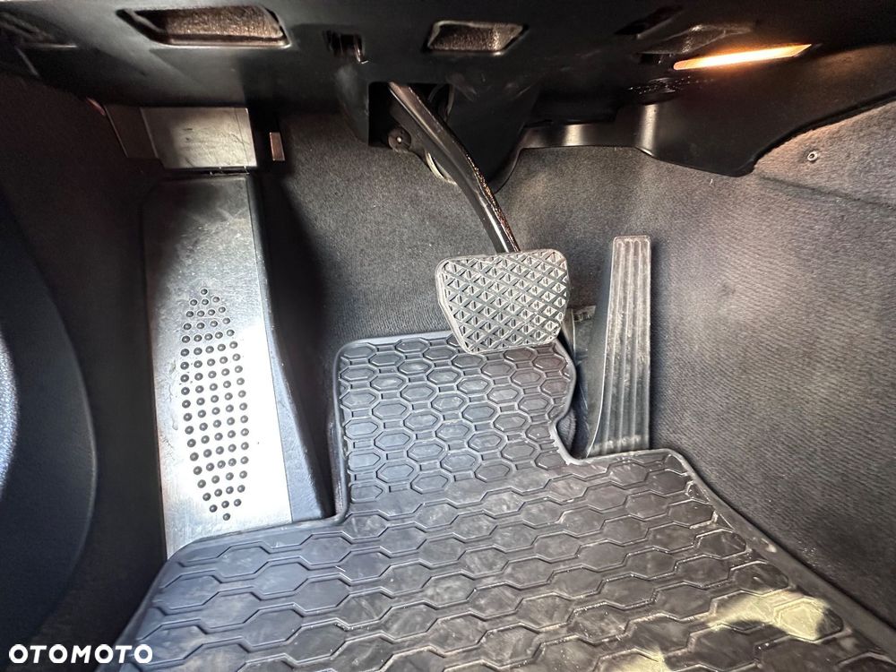 BMW Seria 5 530d xDrive - 33