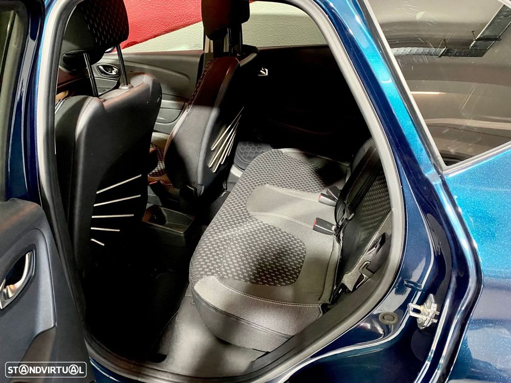 Renault Captur 1.5 dCi Exclusive - 20