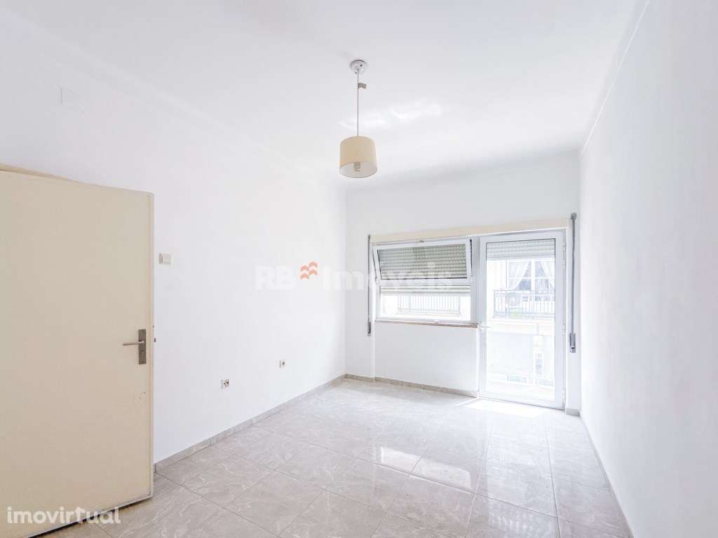 Apartamento T3 remodelado no centro de Abrantes - Grande imagem: 2/18