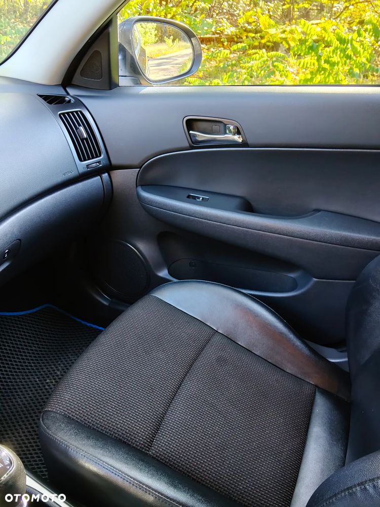 Hyundai i30 1.4 Comfort EU5 - 19