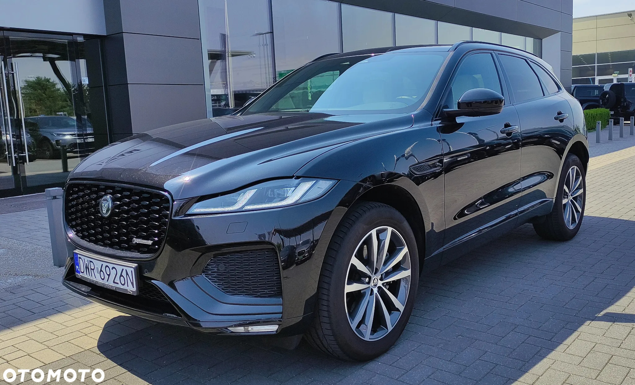Jaguar F-Pace - 8