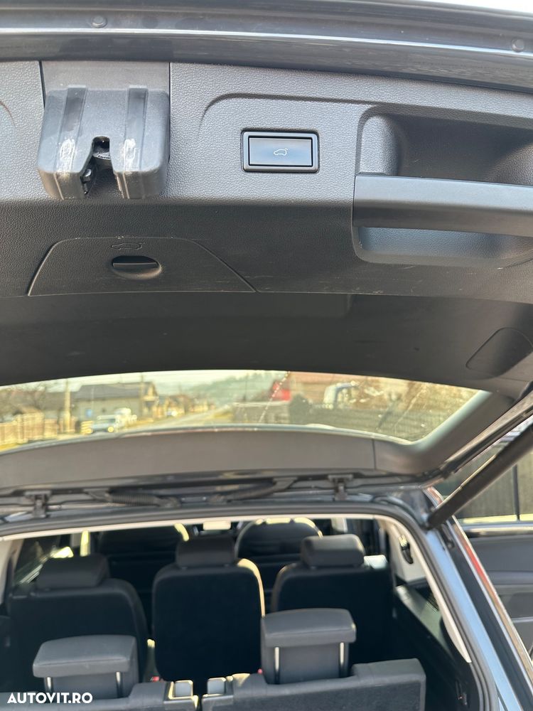 Volkswagen Touran 2.0 TDI DSG Highline - 13