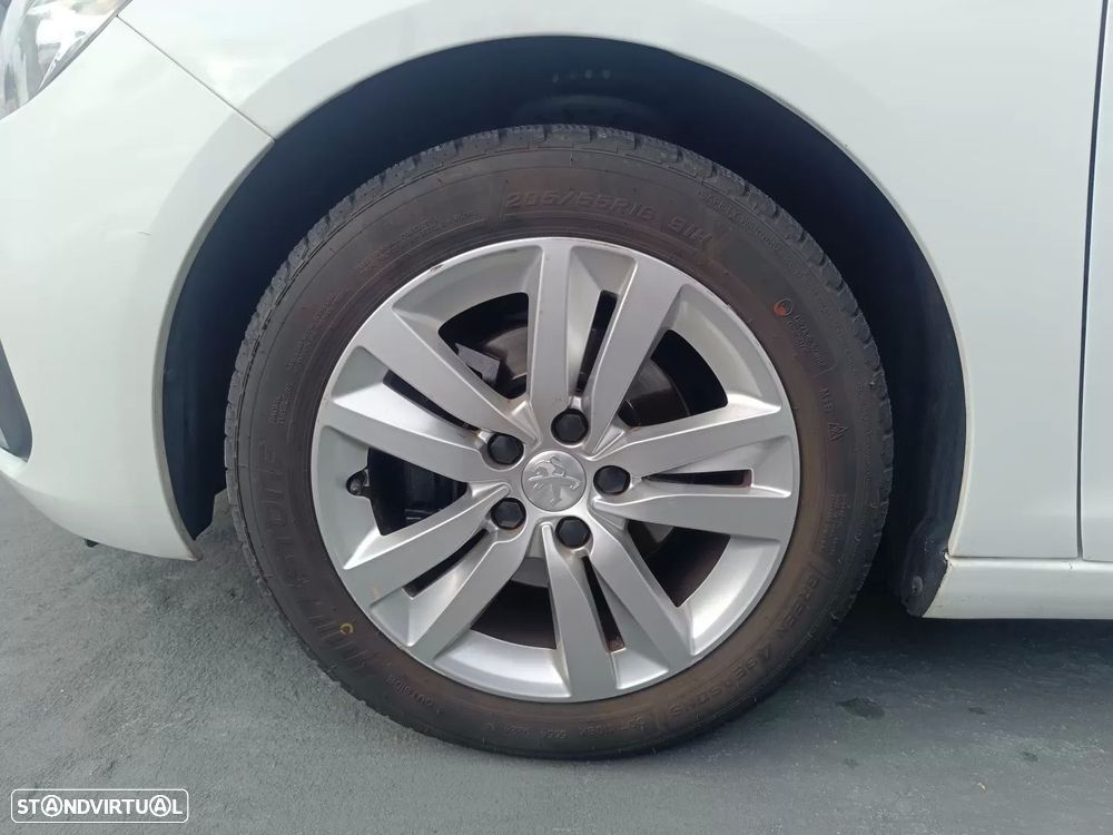 Peugeot 308 SW 1.2 PureTech Style - 9