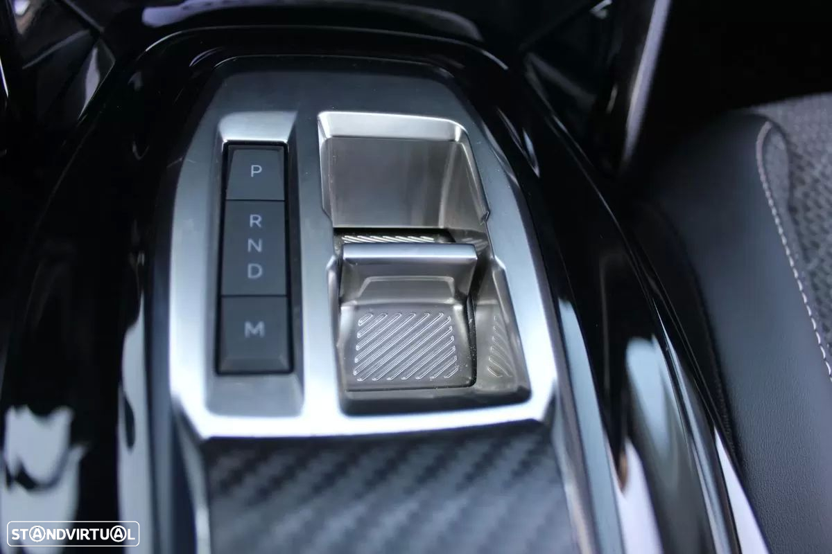 Peugeot 208 1.2 Hybrid Allure e-DCS6 - 17