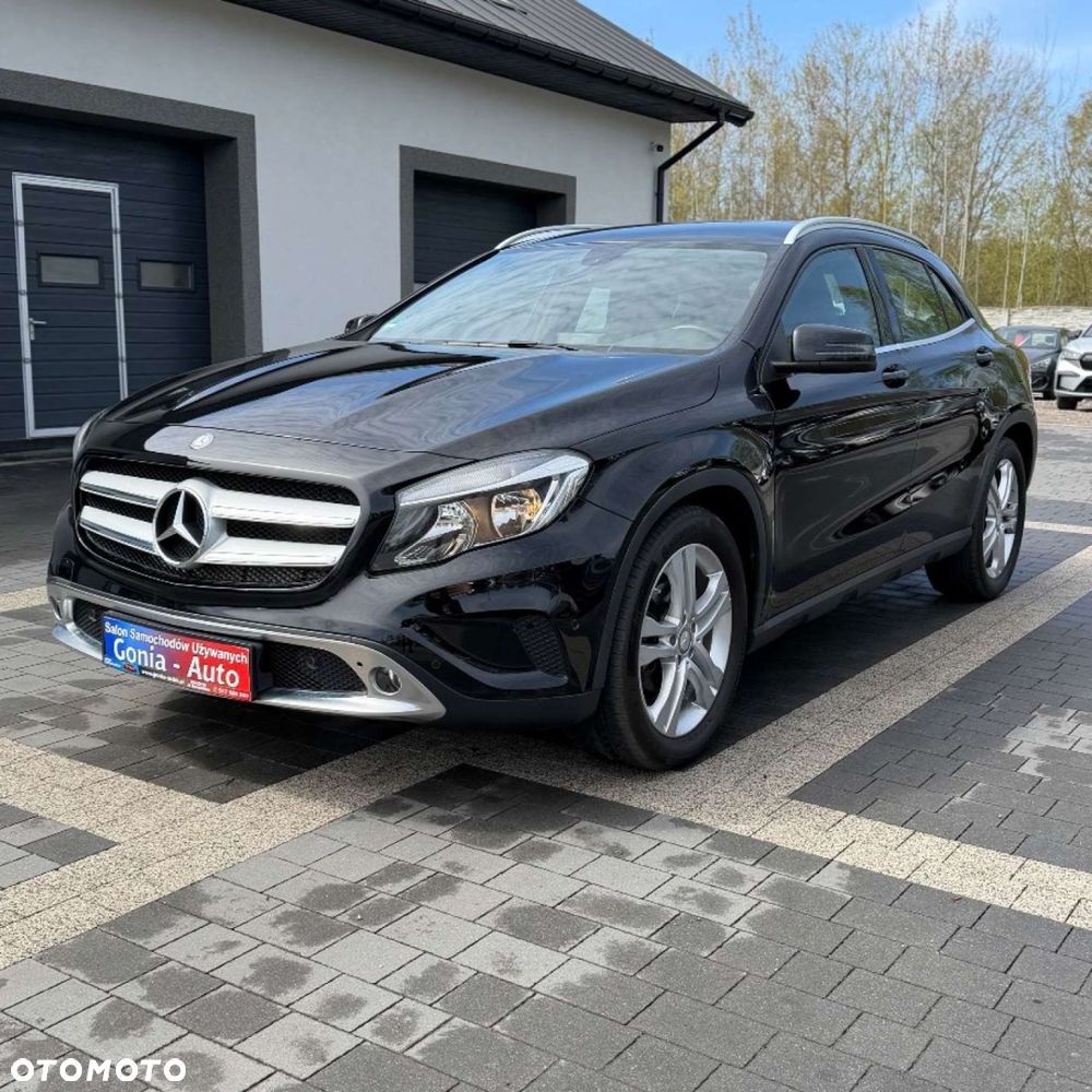 Mercedes-Benz GLA - 12