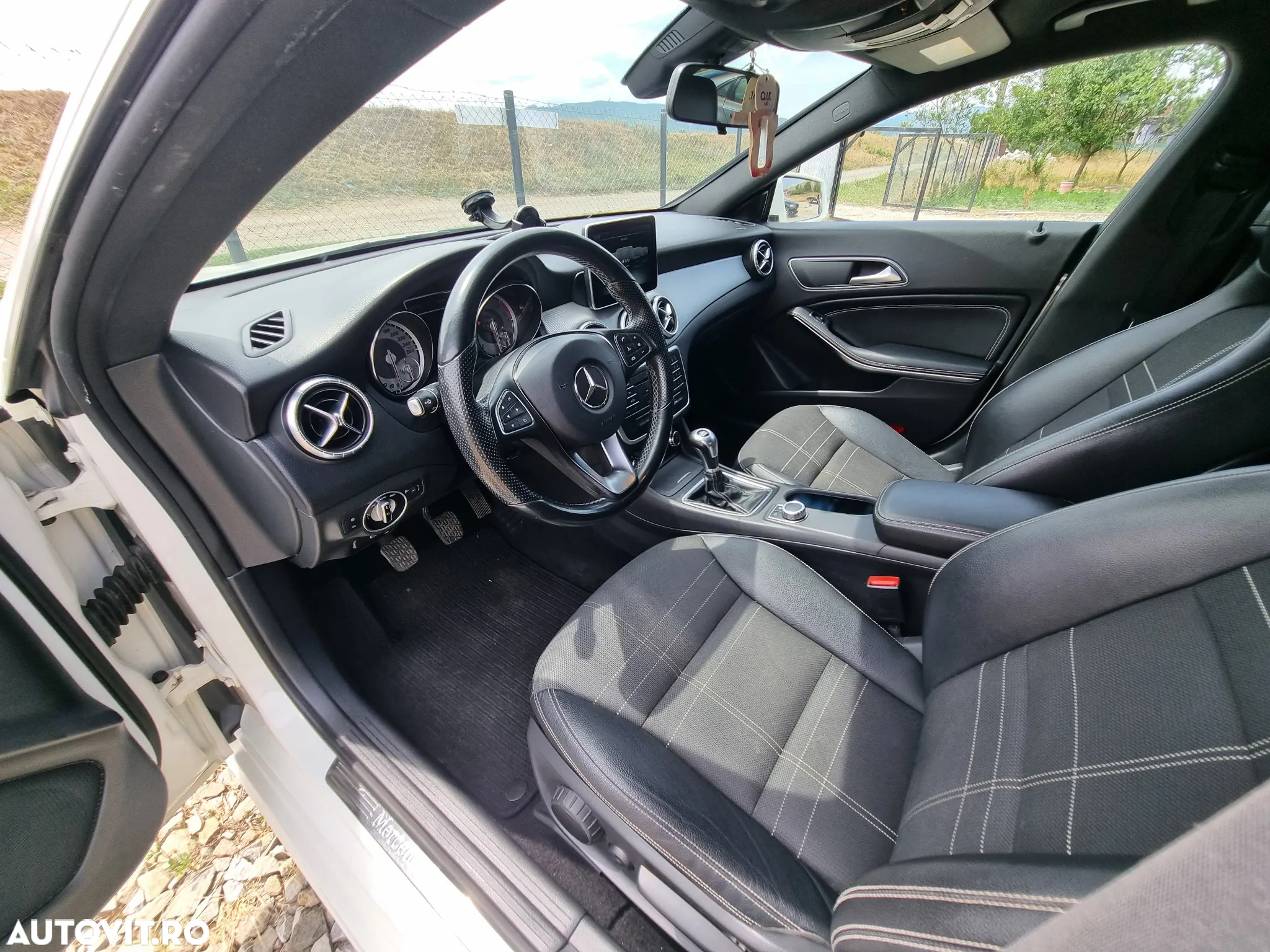 Mercedes-Benz CLA - 10