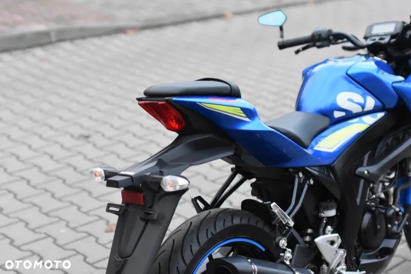 Suzuki GSX - 18