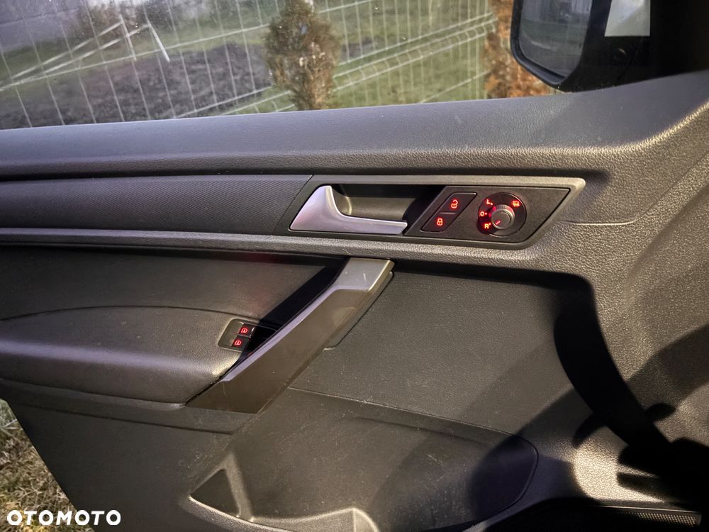 Volkswagen Caddy Maxi 2.0 TDI Highline DSG - 9