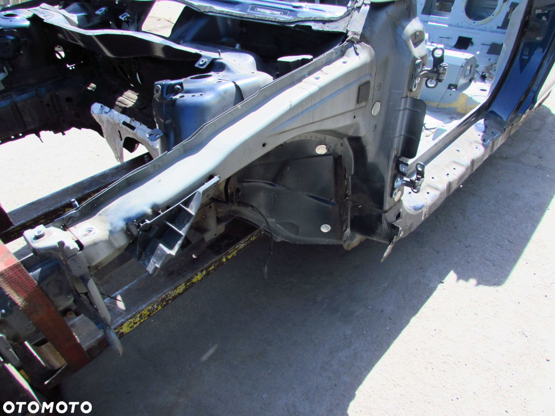 VOLVO C70 06-13 CWIARTKA PODLUZNICA PRZOD LEWY - 3