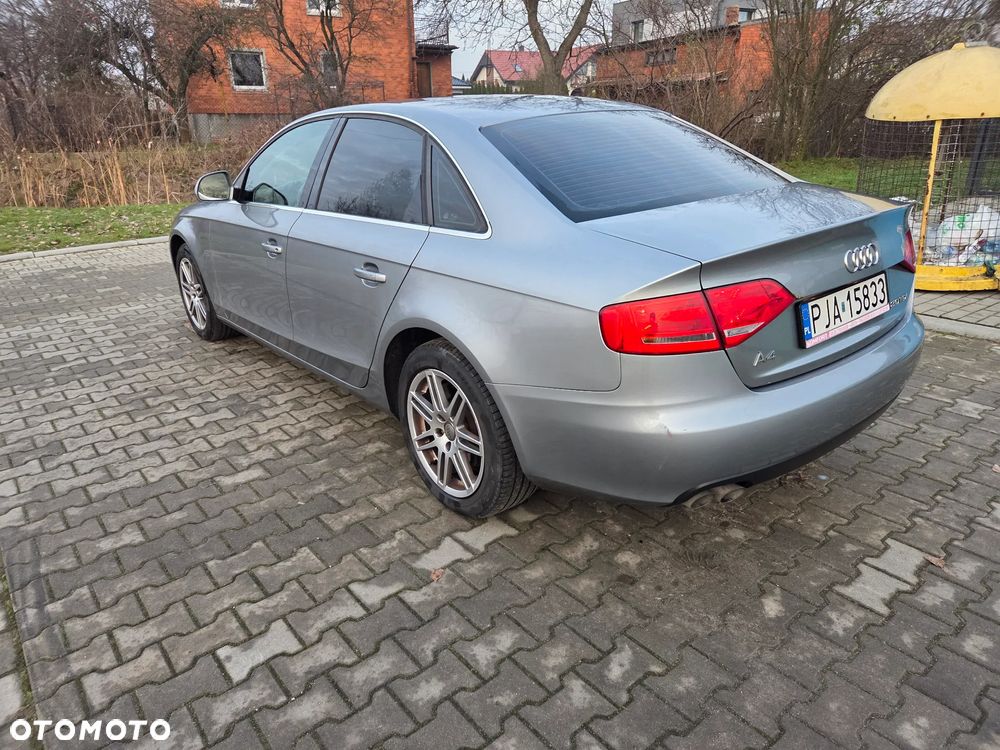 Audi A4 Limousine - 8