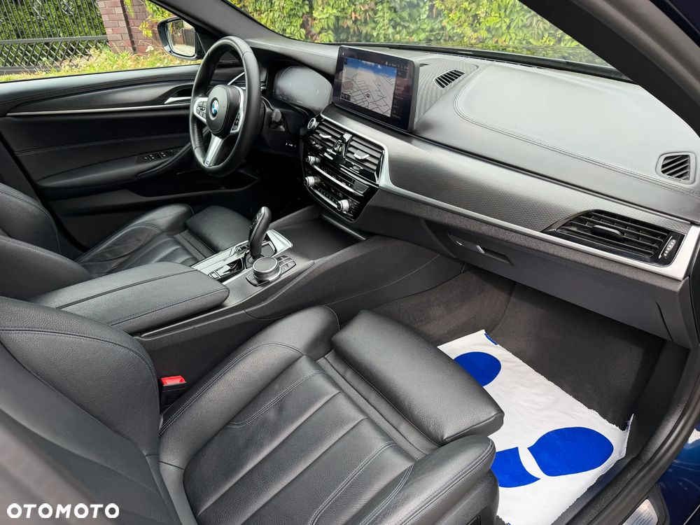 BMW Seria 5 540d xDrive mHEV M Sport sport - 11