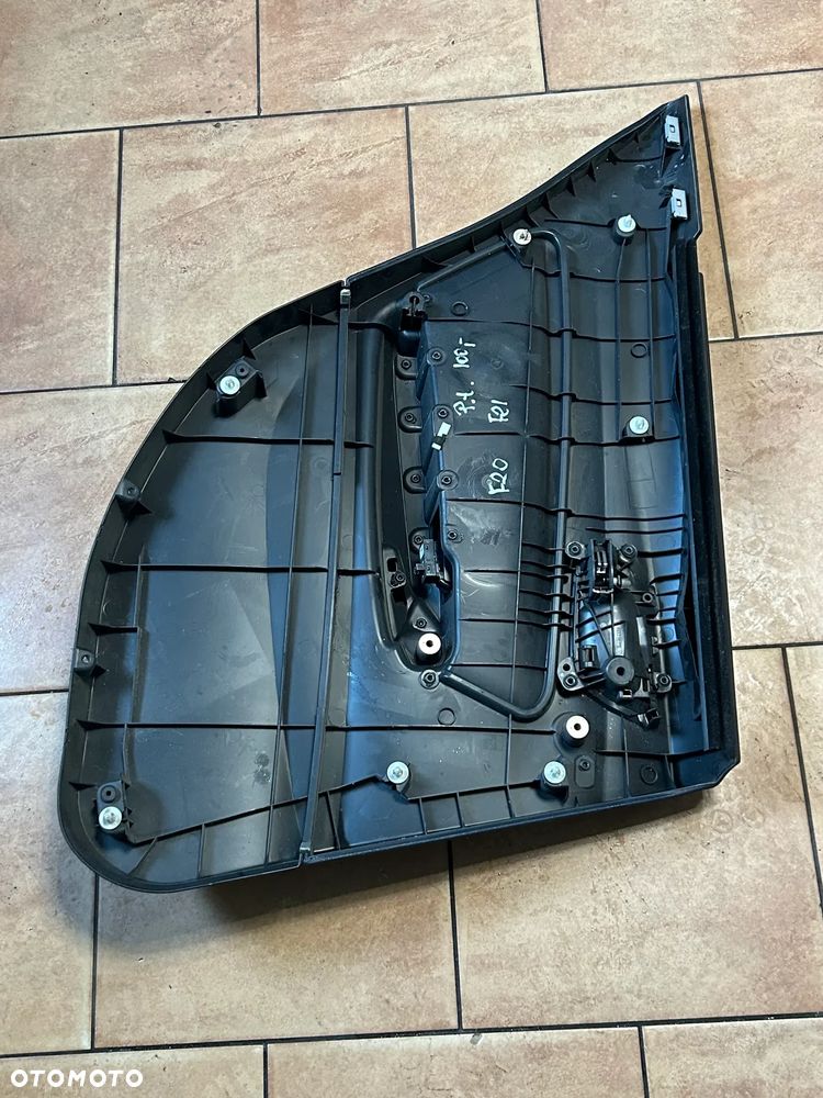 TAPICERKA DRZWI PRAWY TYŁ BMW F20 F21 - 2