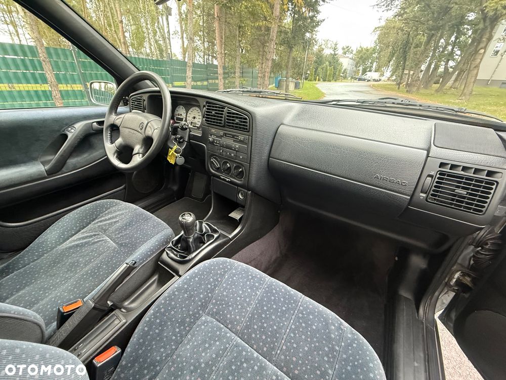 Volkswagen Passat - 11