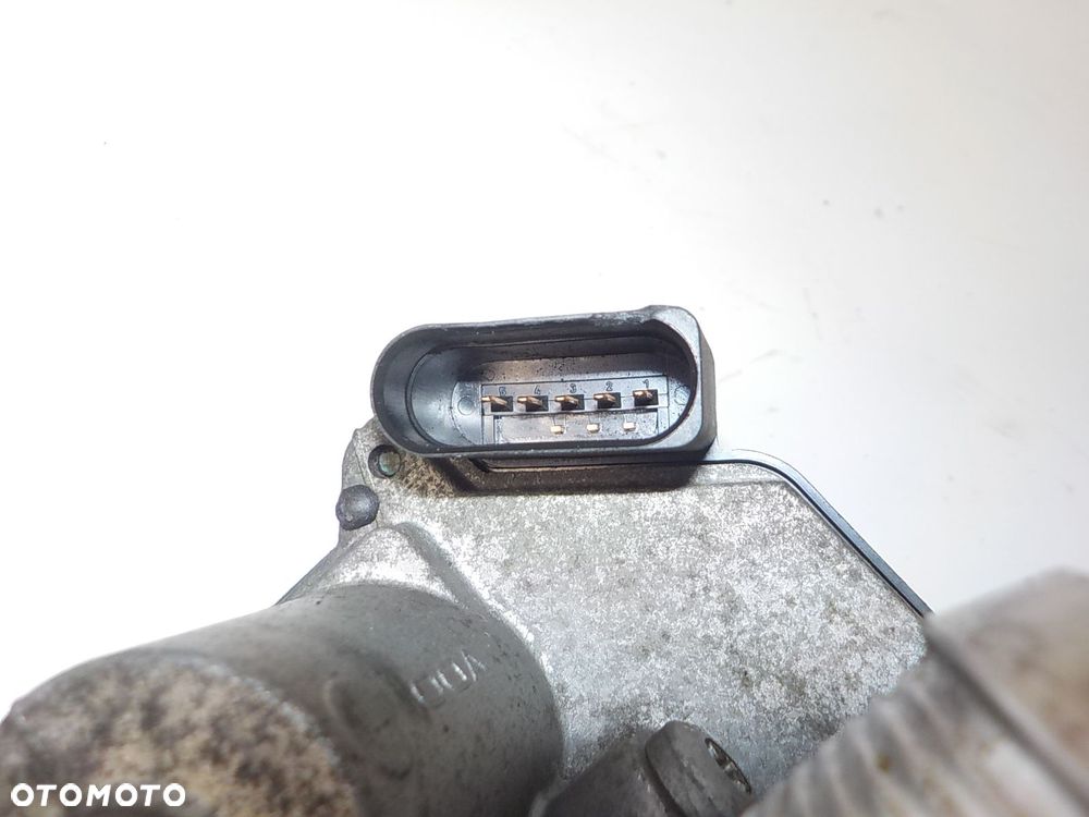 PRZEPUSTNICA AUDI A4 B7 2.7 TDI 059145950B - 2