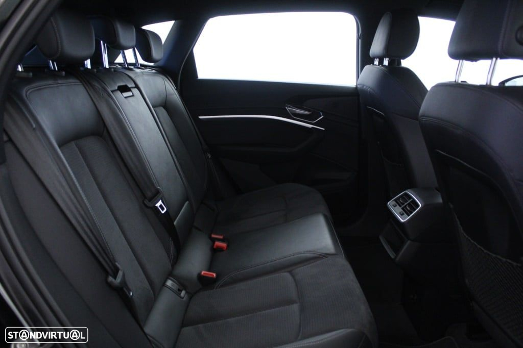Audi e-tron 55 quattro S line - 12