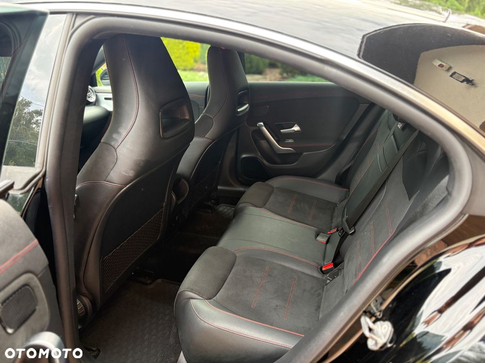 Mercedes-Benz CLA - 21