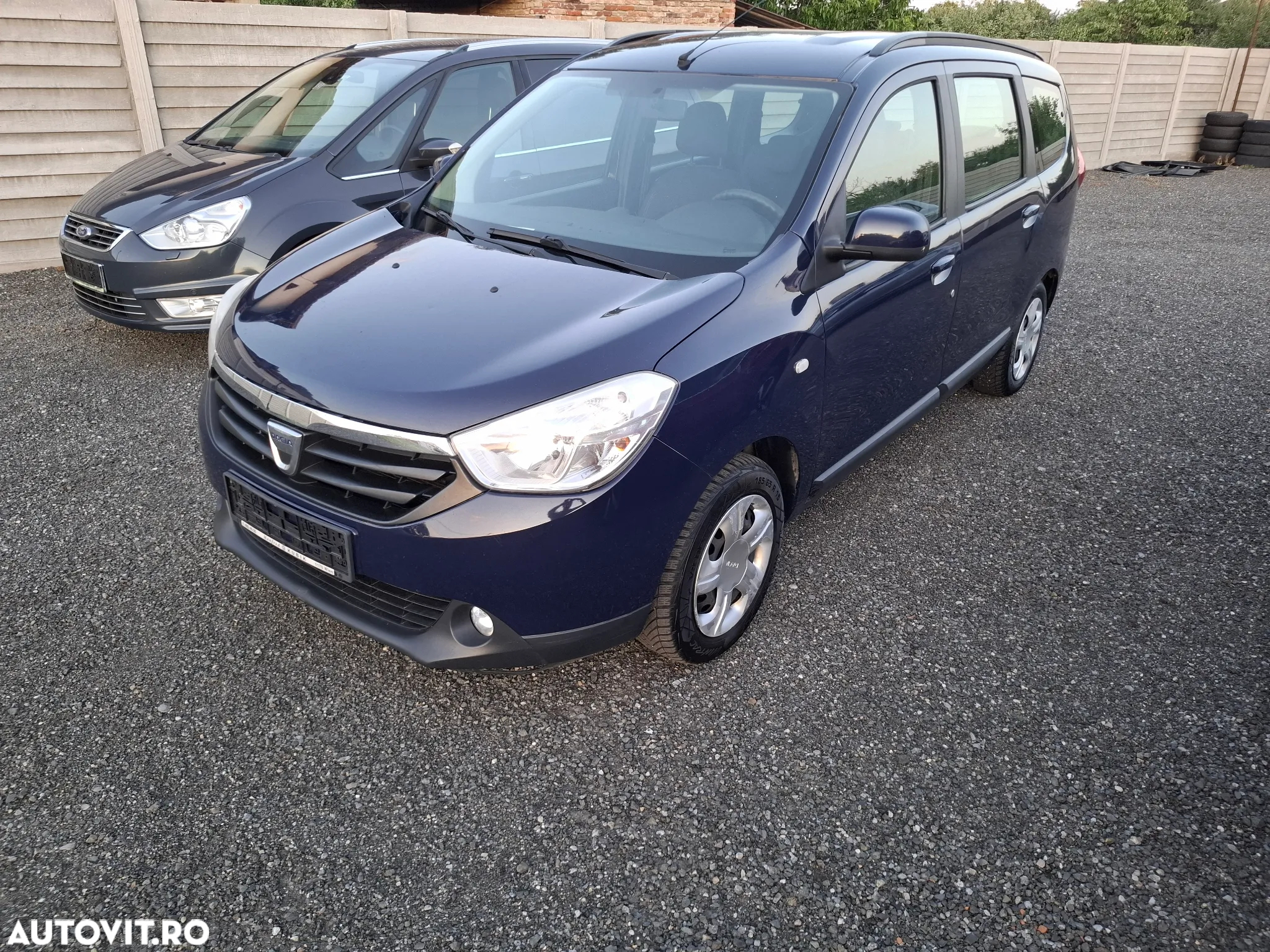 Dacia Lodgy 1.5 dCi 90 CP Laureate - 4