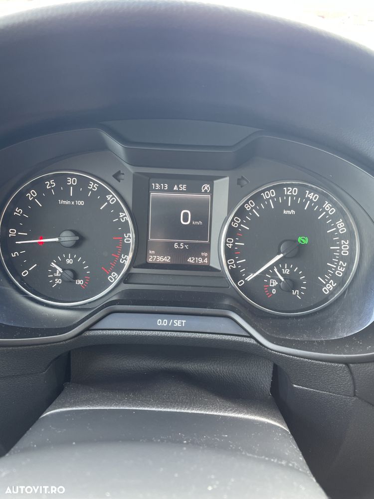 Skoda Octavia 1.6 TDI STYLE DSG - 7