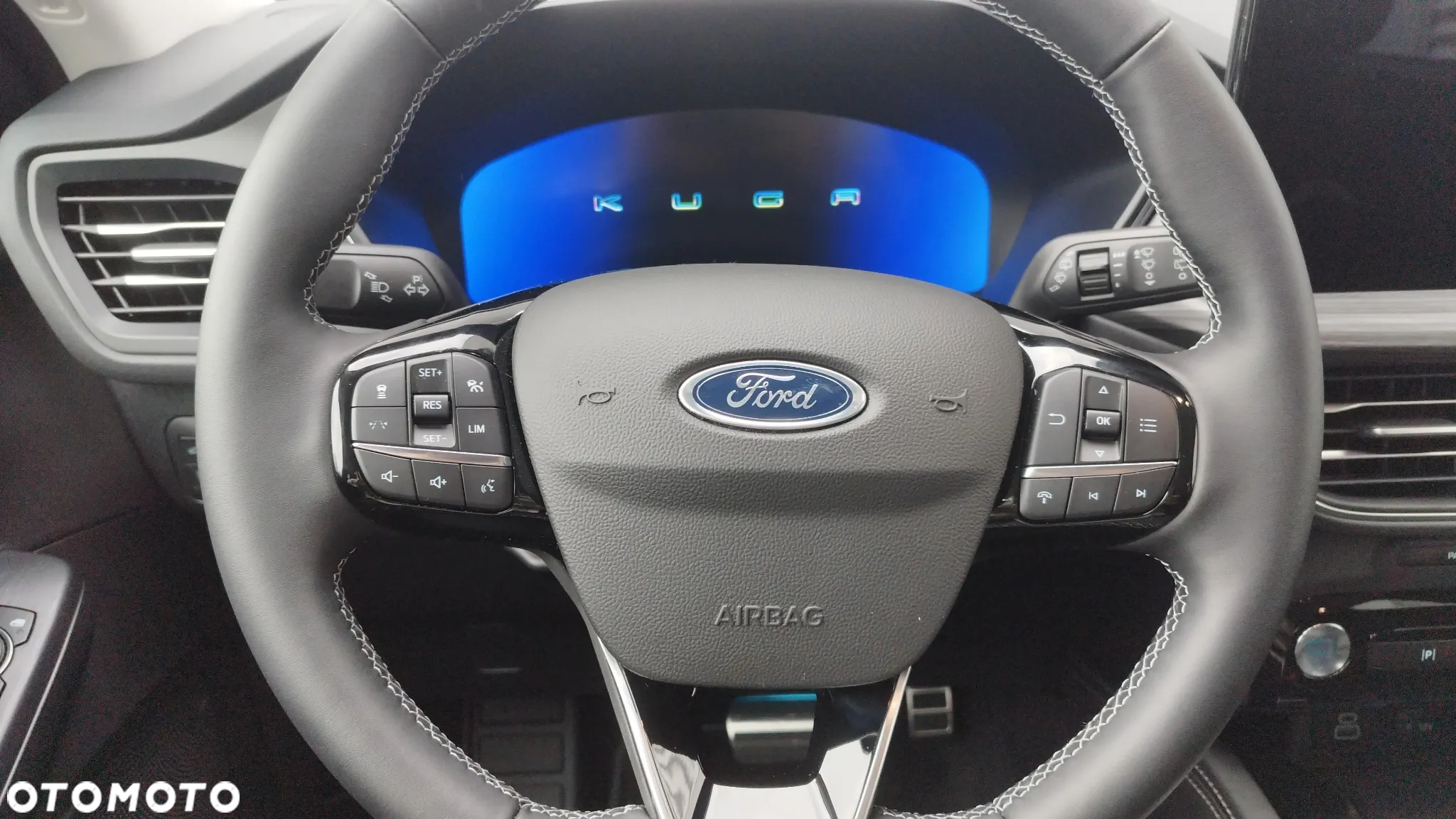 Ford Kuga - 13