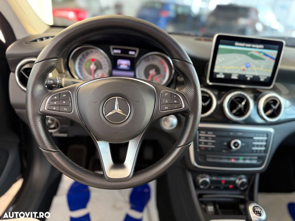 Mercedes-Benz CLA 180 - 16