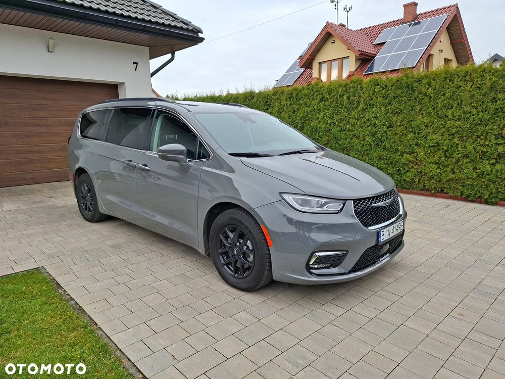 Chrysler Pacifica - 4