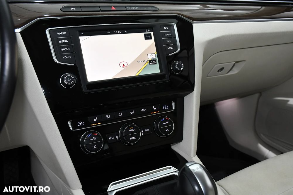 Volkswagen Passat 2.0 TDI SCR DSG Highline - 36